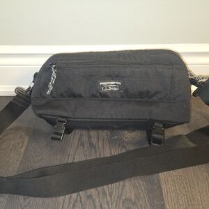 L.L.Bean Continental Waist Pack Carbon Fanny Travel Hiking Bag LIKE NEW